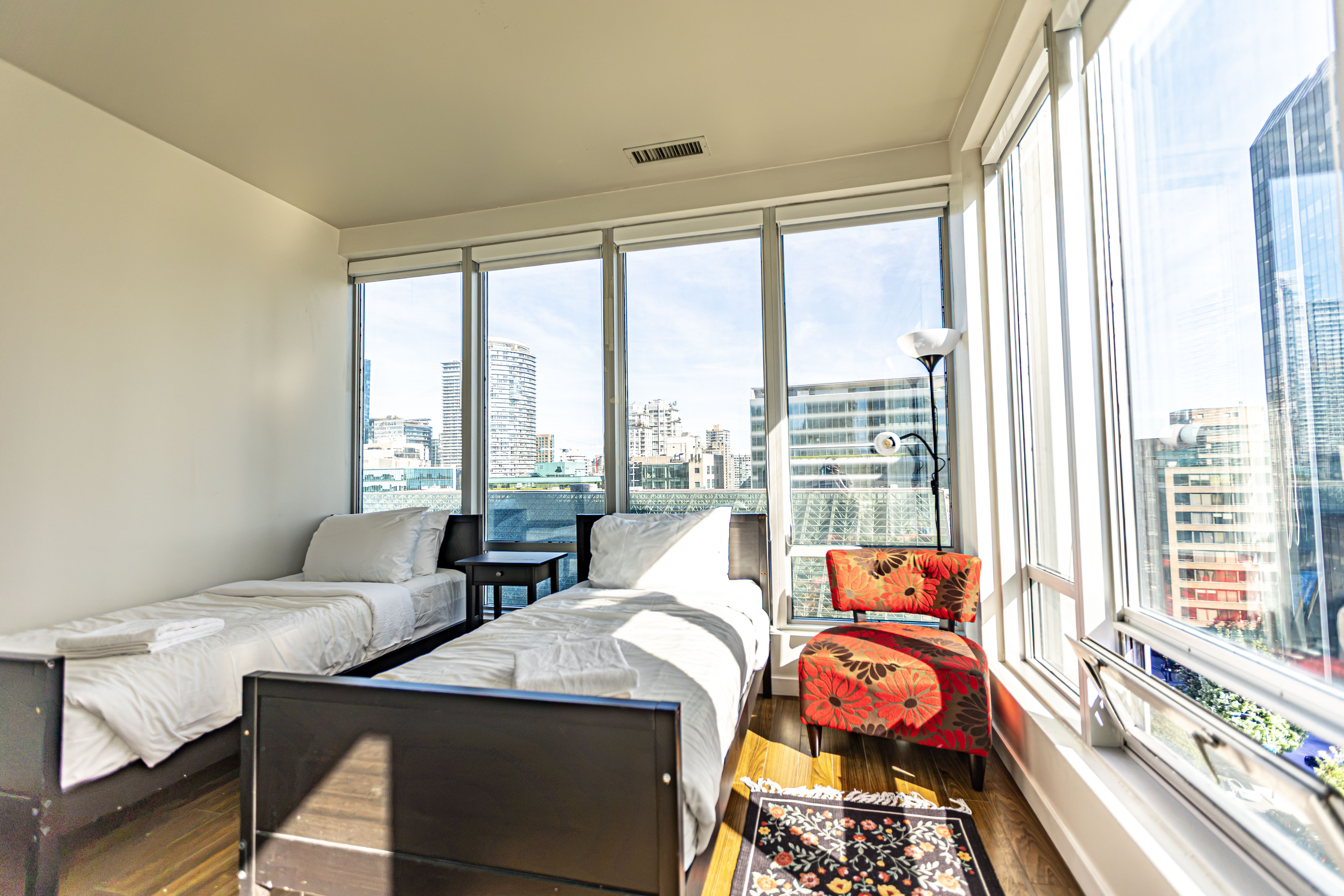 Bedroom B with two twin beds